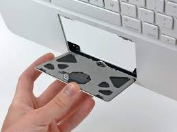 Macbook Pro A1707 Trackpad Değişimi 